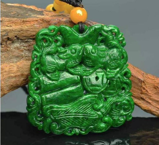 翡翠|翡翠的种类很丰富,干青种和铁龙生完全不同,千万别弄混了