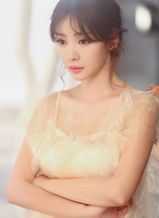 王健林|单身了40年的柳岩被问：有需求了怎么解决？她的回答大方又直白