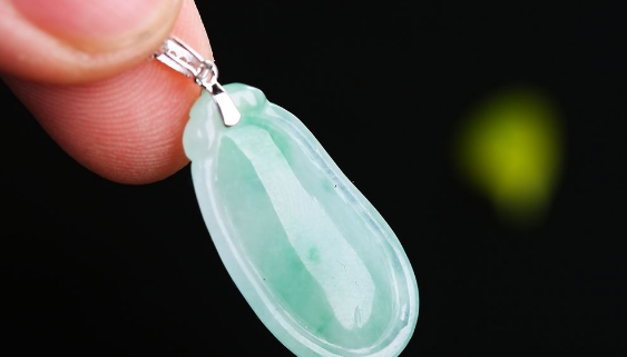 翡翠|让翡翠的价格下降的这几种因素，看看你手上的翡翠有吗？一定要小心