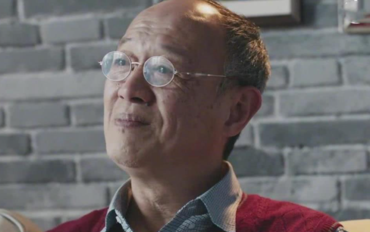 金士杰|他57岁娶22岁女大学生，生活中妻子称他“爸爸”，60岁喜得龙凤胎