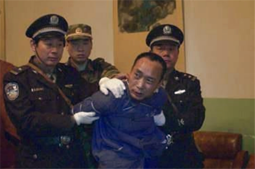 2001年河北爆炸案始末:凶手平时打爹骂娘,杀害女友后炸死108人