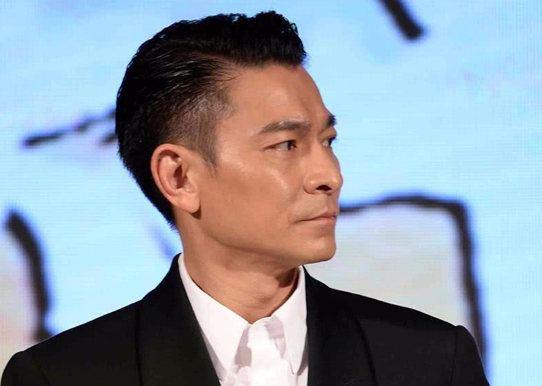 刘德华|一周涨粉千万，取关刘德华，吴荣照这样操作的背后是谨小慎微？