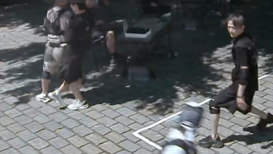 赵文卓|习武之人果然与普通人不一样！赵文卓轻轻松松就把高瀚宇掀翻在地