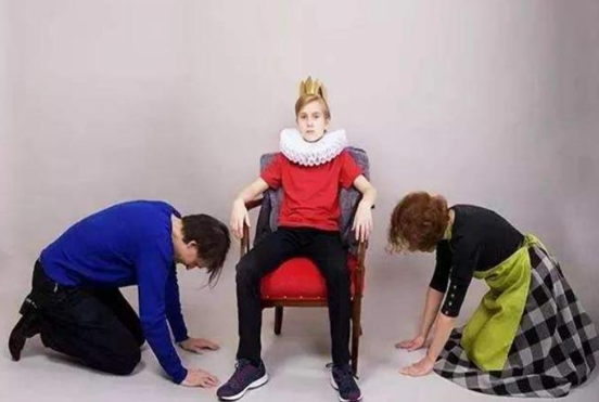 雷八趣说|要想教导好男孩子，家长一定别轻易做出这些事情，否则会毁了他的