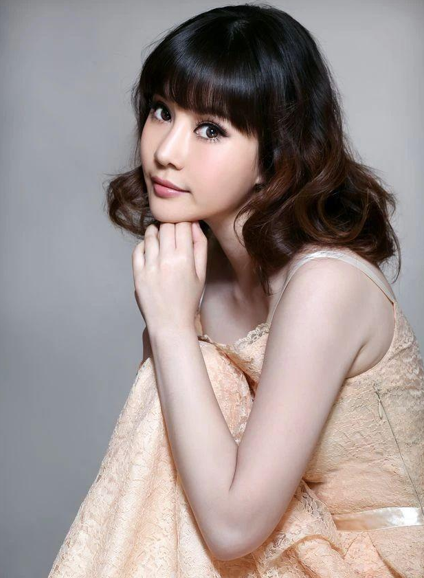 侯耀文|侯耀文离世13年后，被侄儿戴志诚夺走的小娇妻，如今怎么样了？