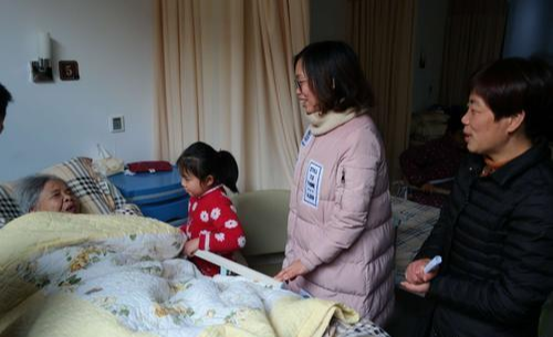 全能辣妈plus|“妈，你为啥不照顾生病的奶奶? ”妈妈的回答虽得体，却万分无奈