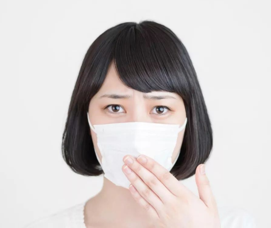药海淘|戴口罩有种“蹲公厕”的错觉，到底是口罩臭还是口臭？怎么办