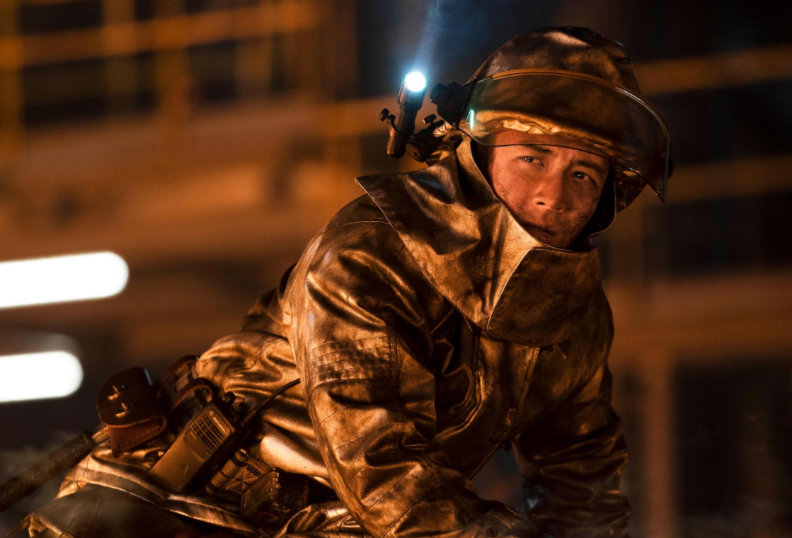 《烈火英雄》灾难被化解,是因为有人挺身而出