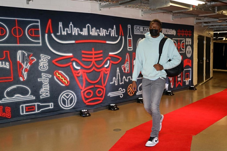 勒布朗·詹姆斯|僅一夜，詹姆斯正式復出，NBA誕生5筆簽約，東部豪門欲梭哈利拉德