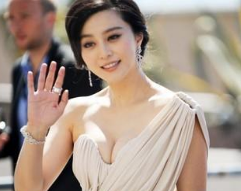 范冰冰|洪金宝与范冰冰的关系，范丞丞身世谜团被揭开，网友：应该早说