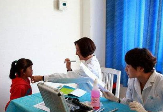 范齐全|睡前喝奶2年,10岁女童只有108cm,医生:喝奶时间错了,只会坑了娃