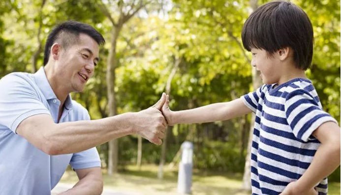 春行处|太听话的孩子,长大之后很难有出息,聪明的父母从小给娃这三种权利