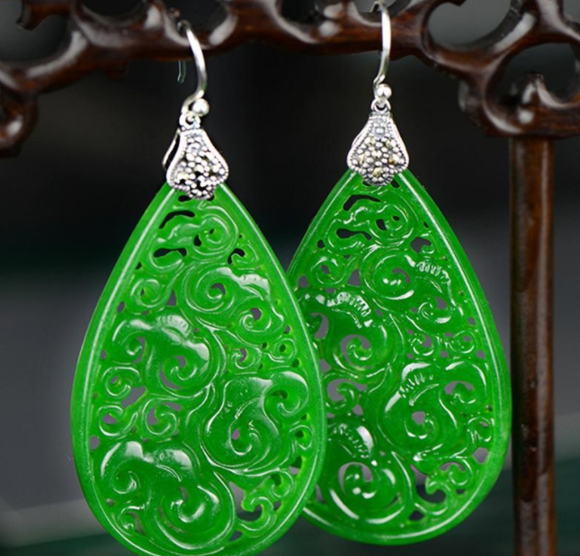 |并不是所有绿翡翠都值钱！铁龙生翡翠和干青翡翠，千万别弄混