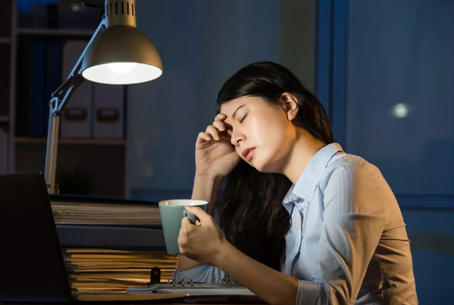 医生|29岁女教师“内卷”5年，查出肝癌，化疗3次离世，医生：内卷太害人