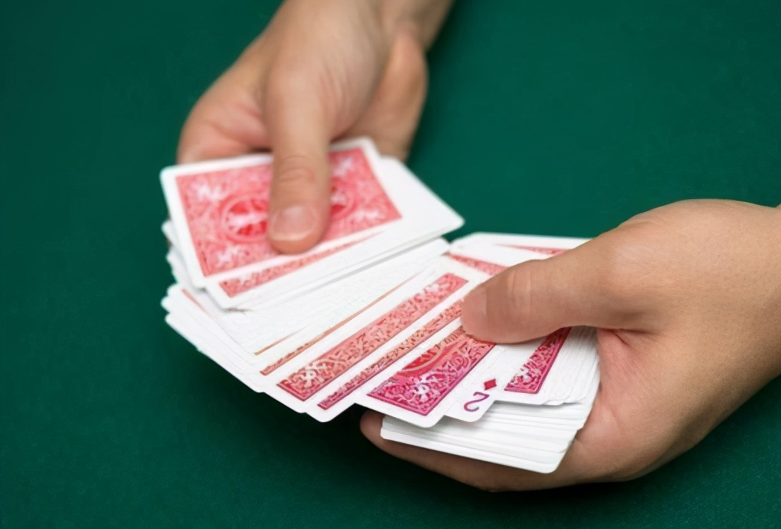 十三盼说财经 在农村，一家人都在打工，看似挣钱，遇事三五万都没有，为什么？