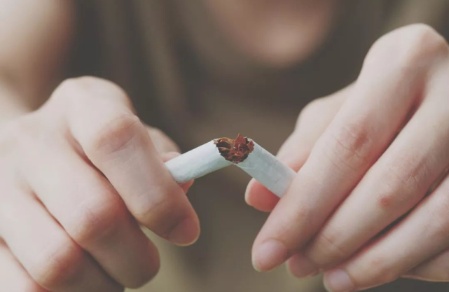 医生|吃一口相当于10盒烟,呼吸科医生:你若天天吃,肺脏或“烂成马蜂窝”