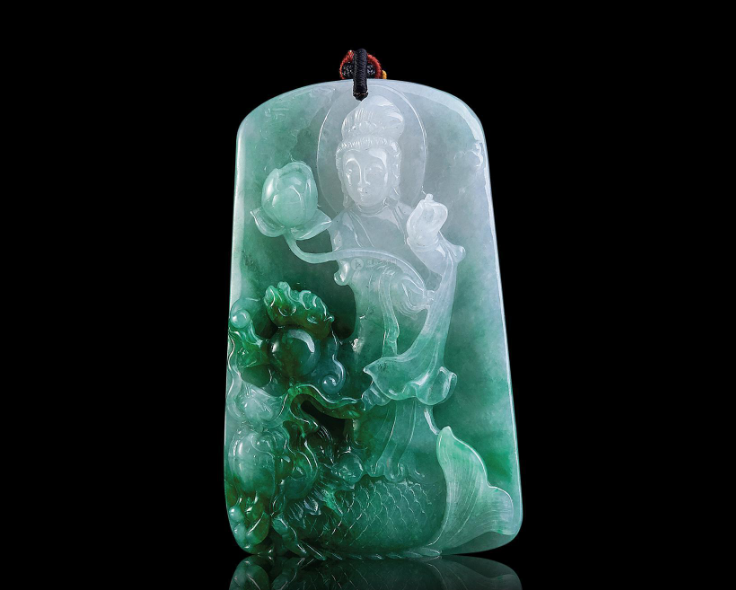 翡翠|翡翠饰品的品种很多,只有品质高的首饰,才具有收藏的价值