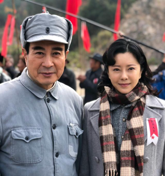 香山叶正红|《香山叶正红》选角敷衍，非特型演员演开国将帅，草台班子既视感