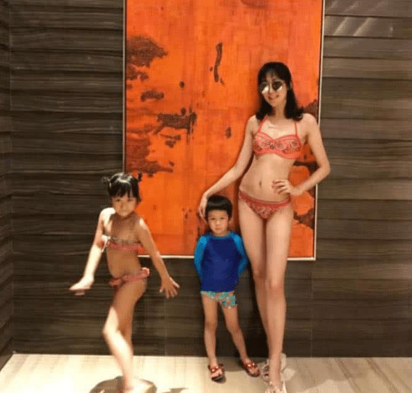 蒋丽莎|五年连生四胎,从不坐月子的蒋丽莎,如今34岁终于出现了后遗症