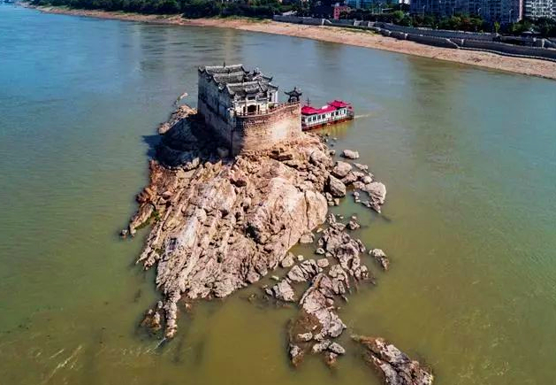 汝说文化 万里长江第一阁：屹立长江中心700多年，被洪水淹没数次都未倒