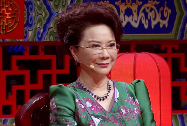 蔡明|蔡明出道40年没胖过，帮倪萍瘦40斤，减肥方法仅9字却很少人做到