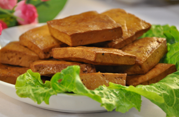 甲状腺癌|27岁女子甲状腺癌离世，丈夫痛哭，医生：这种水常喝，钢铸的甲状腺也难扛