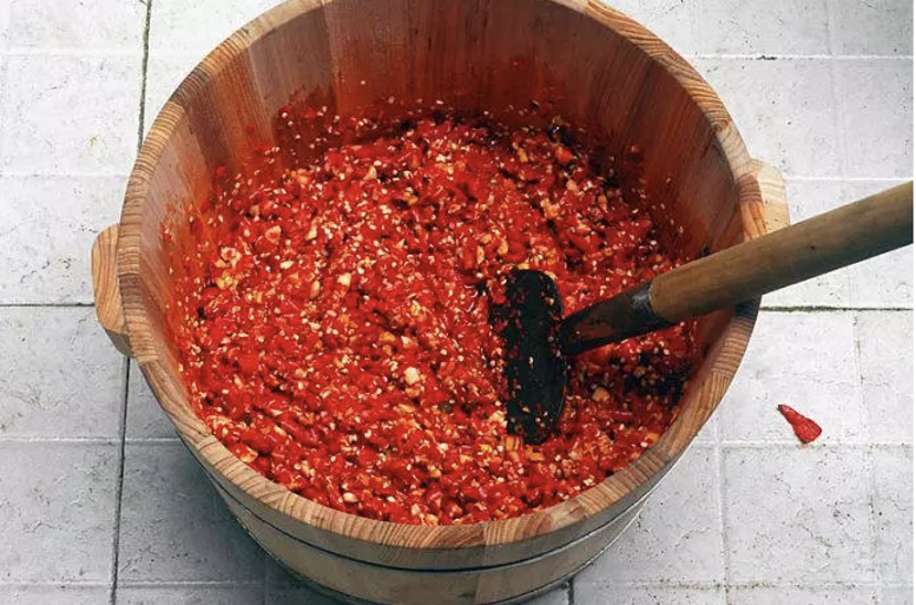 |52岁女子吃辣35年，胃部依然健壮，消化科医生：日常4事做的好