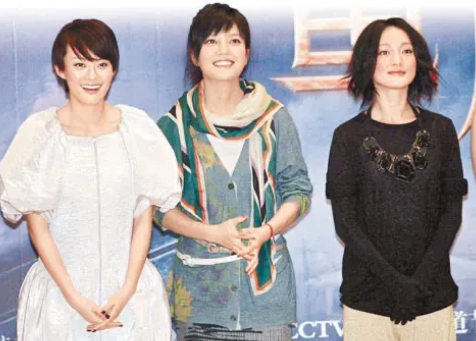 赵薇|周迅和赵薇在化妆间，赵薇一脚就把椅子踢翻，嚷道：谁这么不长眼？