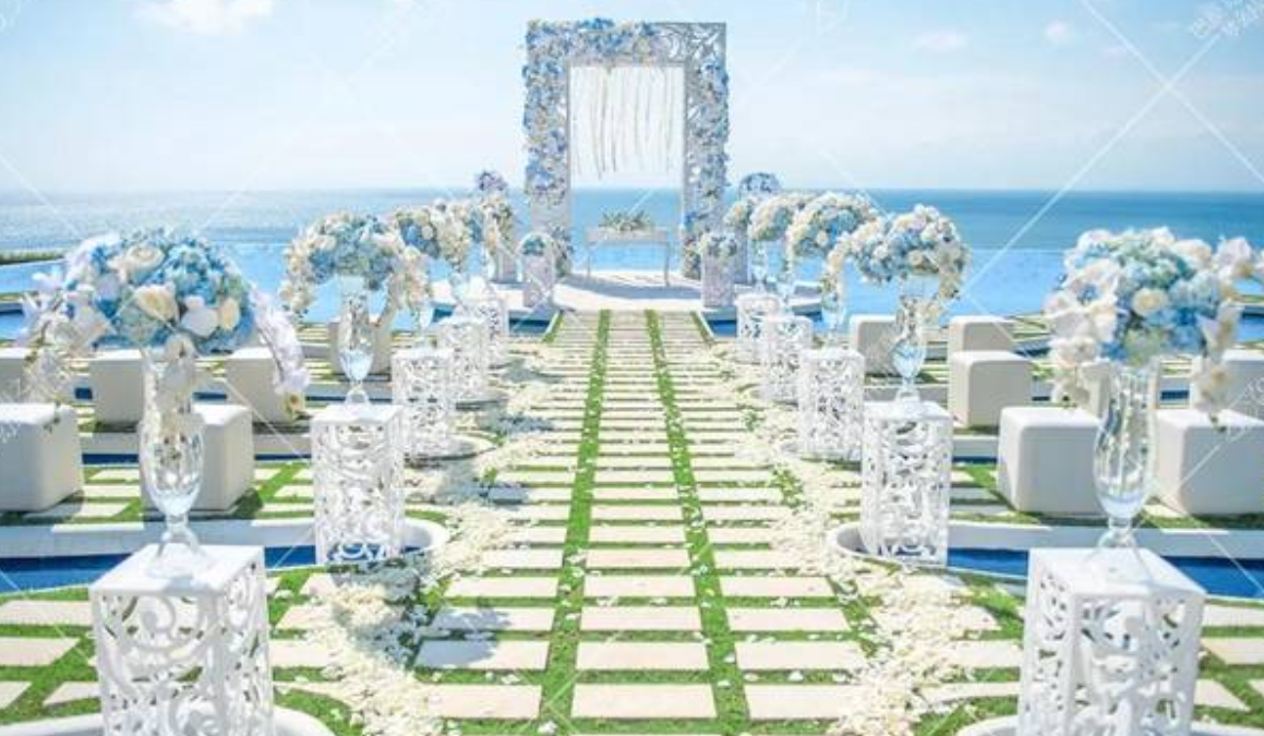 悠悠聊社会 缘分很奇妙！女子租房和房东老头一见钟情，恋爱不过3个月就订婚