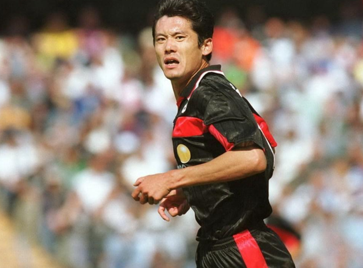 医学小栈|77岁老汉摔倒住院，查出滑膜炎，医生：双脚早有预示，是他没在意