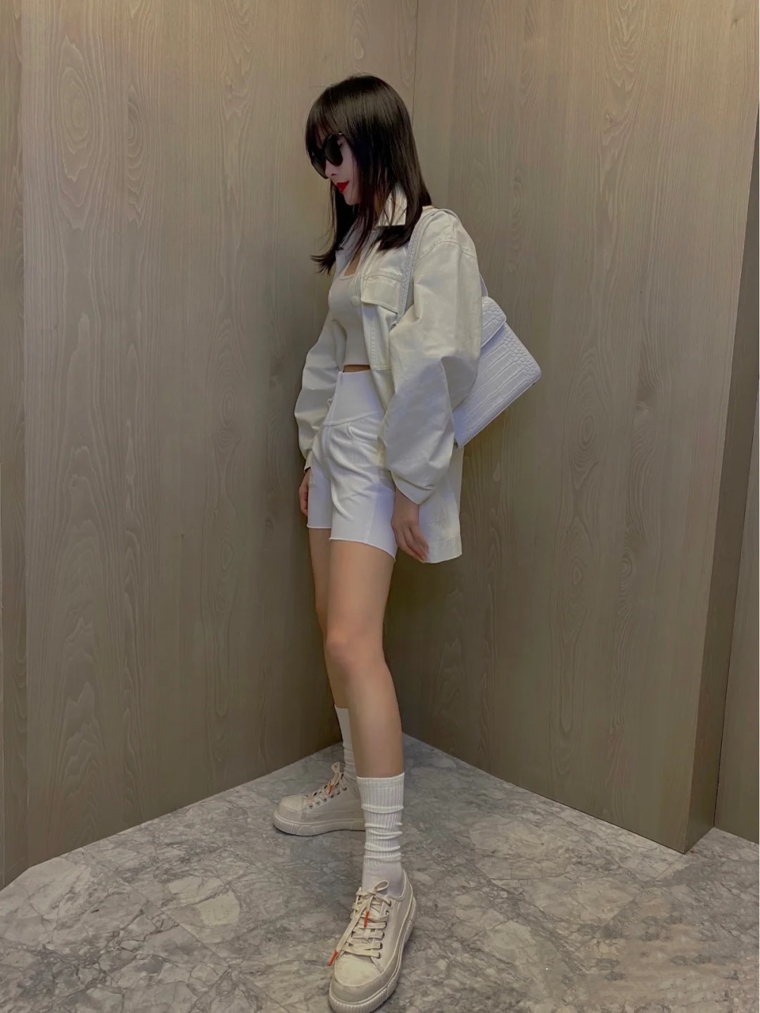 穿衣搭配|秦岚职场穿搭过分美丽？40岁的她连日常私服都超级时髦显气质