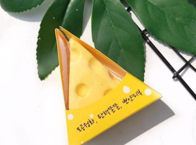 好物官|43岁李小冉素颜太惊艳,皮肤白皙吹弹可破,坦言:护肤秘诀无非1点