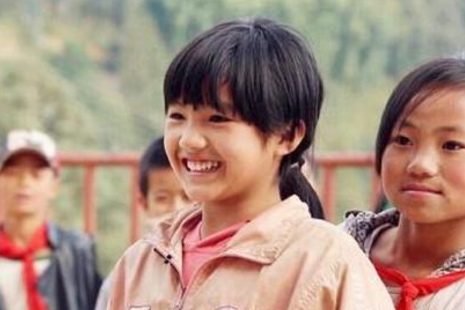 变形计|《变形记》最美乡村女孩：一到假期哥哥就接走她，被宠成了白富美