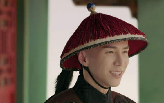 乾隆|乾隆问武将要啥赏赐，一个要美人一个要官，两人下场大不同