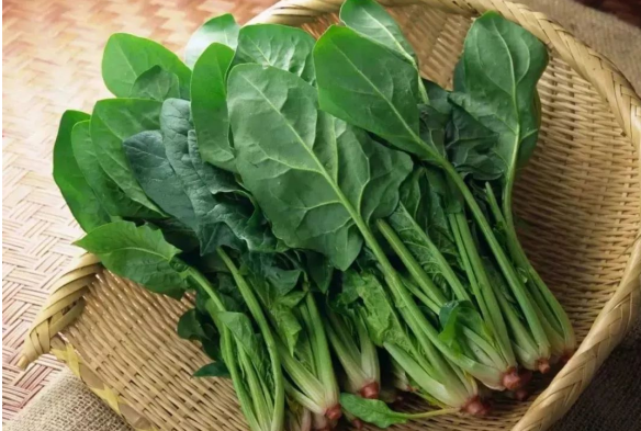 圣女果|圣女果是天然“消节剂”?医生提醒:若想甲功不受伤,3物需要“挥泪告别”