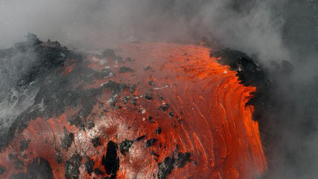 火山 海底火山爆发时，海水为什么浇不灭？原因是这样的