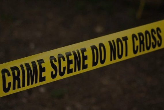 女孩 学校附近甘蔗田发现一具女尸，衣服被扒光，遭残忍虐待后死亡