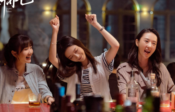 有书ya|电视剧《三十而已》,顾佳混太太圈,一门心思走捷径