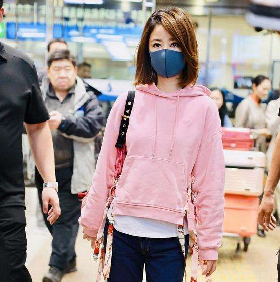 崔雪莉|女星会保养有多重要，如今的林心如脸上尽显憔悴，录节目时的耳坠更夸张！