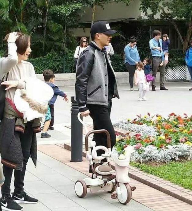 杨幂|分开两年堪比“整容”，杨幂依旧是仙女，刘恺威却脱胎换骨