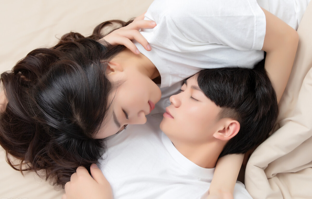 羞羞的小炮手|妻子不在家，我和漂亮的女保姆在一起，体会到了幸福的感觉