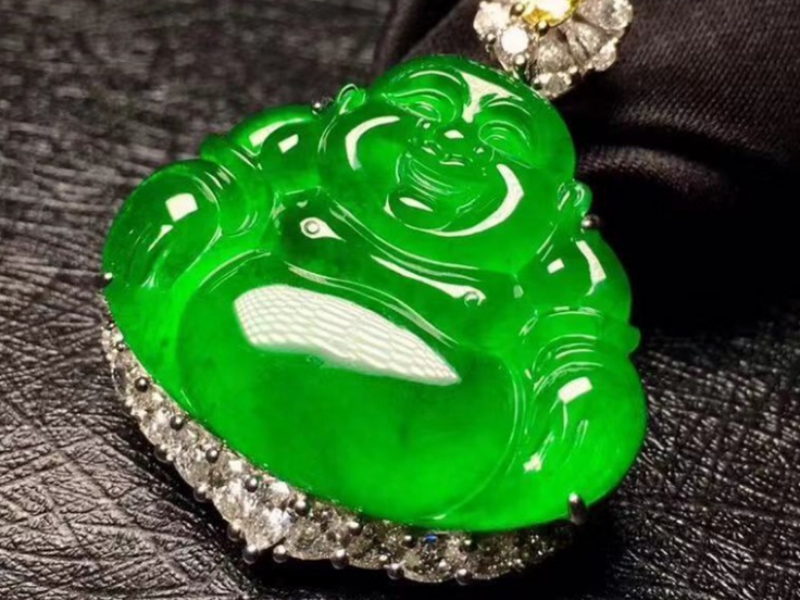 翡翠|翡翠在玉石中排名老大，很多人不服气，为什么它不能是第一名呢？