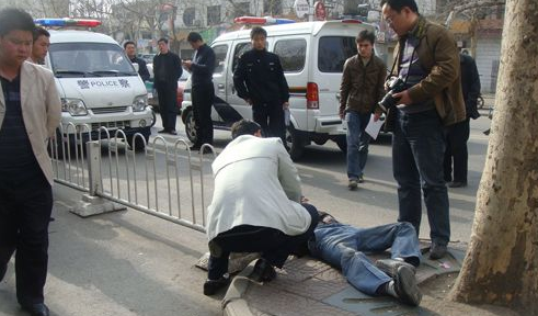 |46岁女老师“内卷”3年，确诊肝癌，化疗2次逝世，医生：内卷真害人