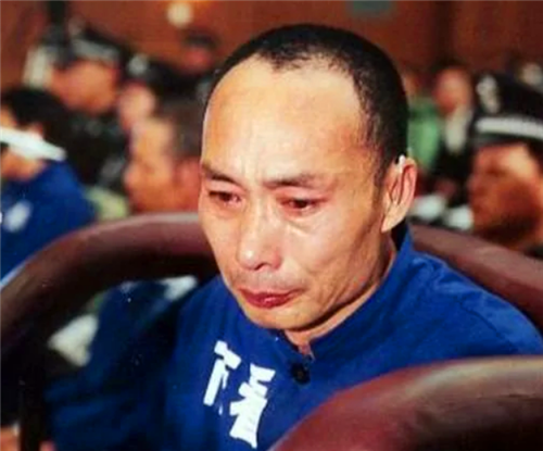 2001年河北爆炸案始末:凶手平时打爹骂娘,杀害女友后炸死108人