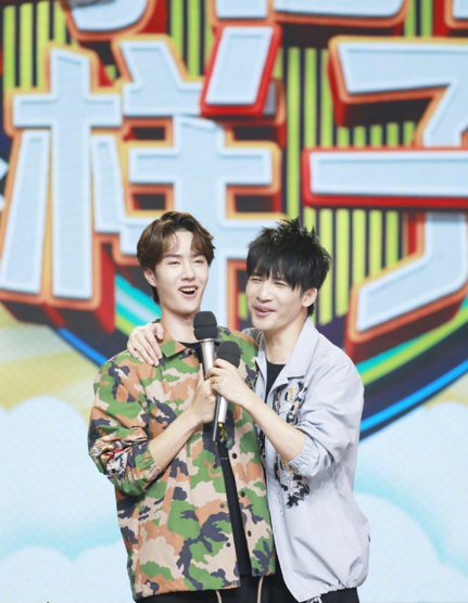 傅程鹏|大张伟喜欢上班，看到王一博就开心。