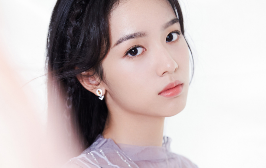 周也|觉得周也挺好的，本质上是个二十岁左右普通女孩，有一点圆滑谨慎