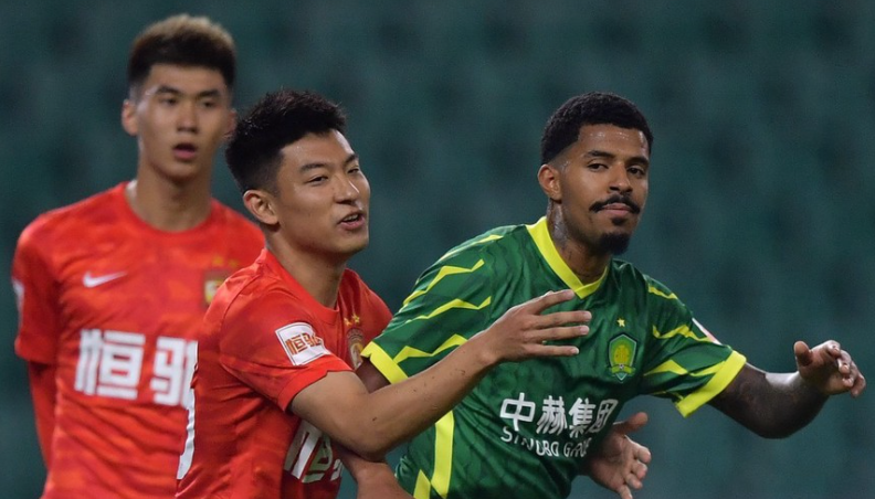 中超|收视率低迷！京粤大战国安1-0险胜广州队，张玉宁送郑智开门黑