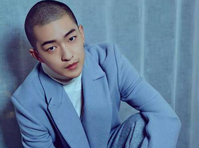 吴京|吴京亲手捧红的“白眼狼”，爆红后翻脸不认人，网友：报应来了！