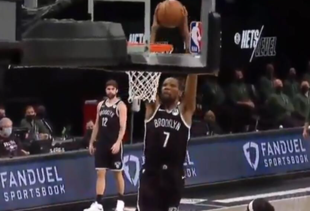 雄鹿队|内线狂胜24分，可雄鹿最后怎么就输了呢？布登霍尔泽现在内心应该无比纠结