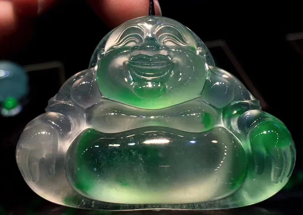 翡翠|如果你真的用翡翠碰撞石头,来验证其硬玉的称号,那么你会哭的